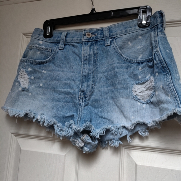 Hollister Light Wash Distressed Denim Shorts Size 5 Bleach Wash Cutoffs - Picture 3 of 5